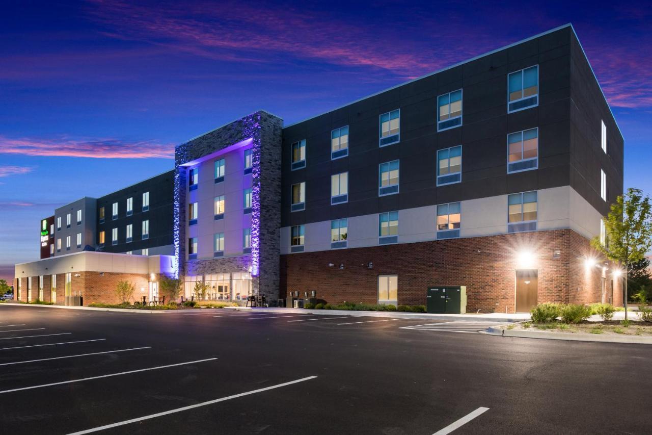 Holiday Inn Express & Suites Chicago - Hoffman Estates By Ihg Exteriör bild