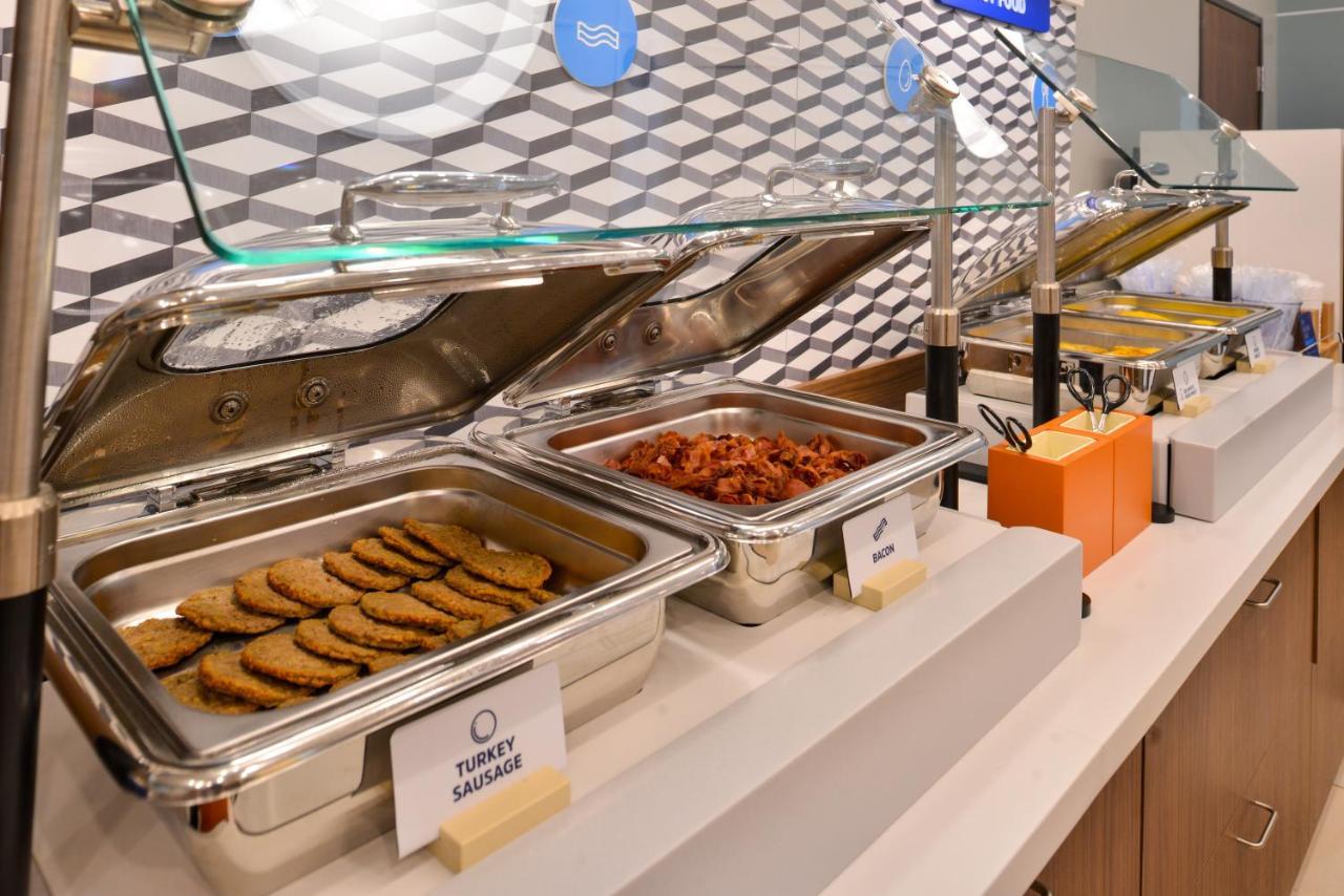 Holiday Inn Express & Suites Chicago - Hoffman Estates By Ihg Exteriör bild