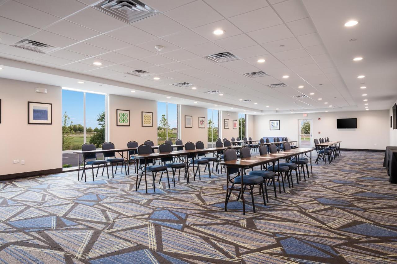 Holiday Inn Express & Suites Chicago - Hoffman Estates By Ihg Exteriör bild