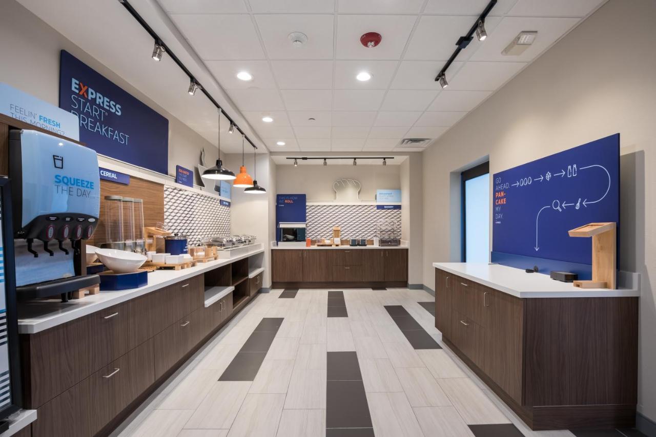 Holiday Inn Express & Suites Chicago - Hoffman Estates By Ihg Exteriör bild