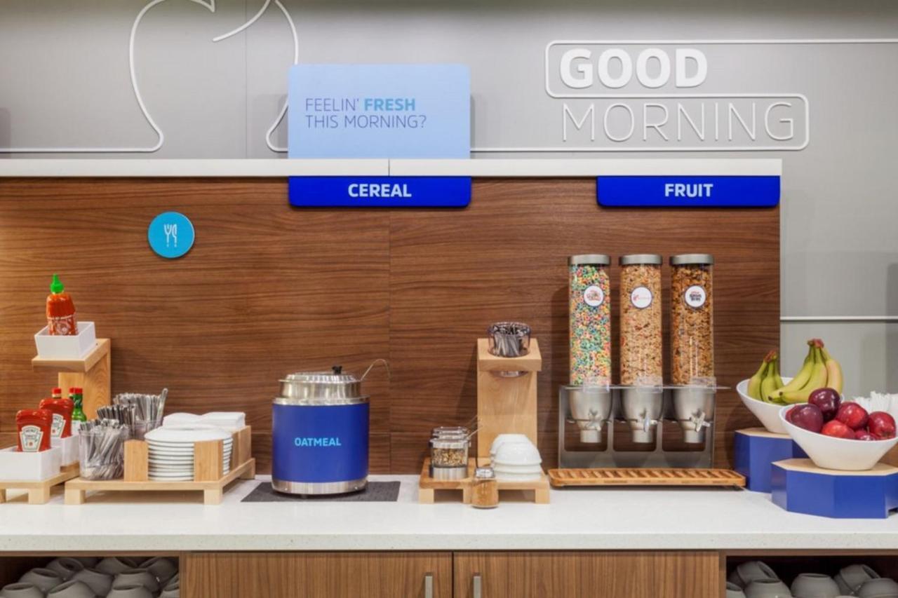 Holiday Inn Express & Suites Chicago - Hoffman Estates By Ihg Exteriör bild