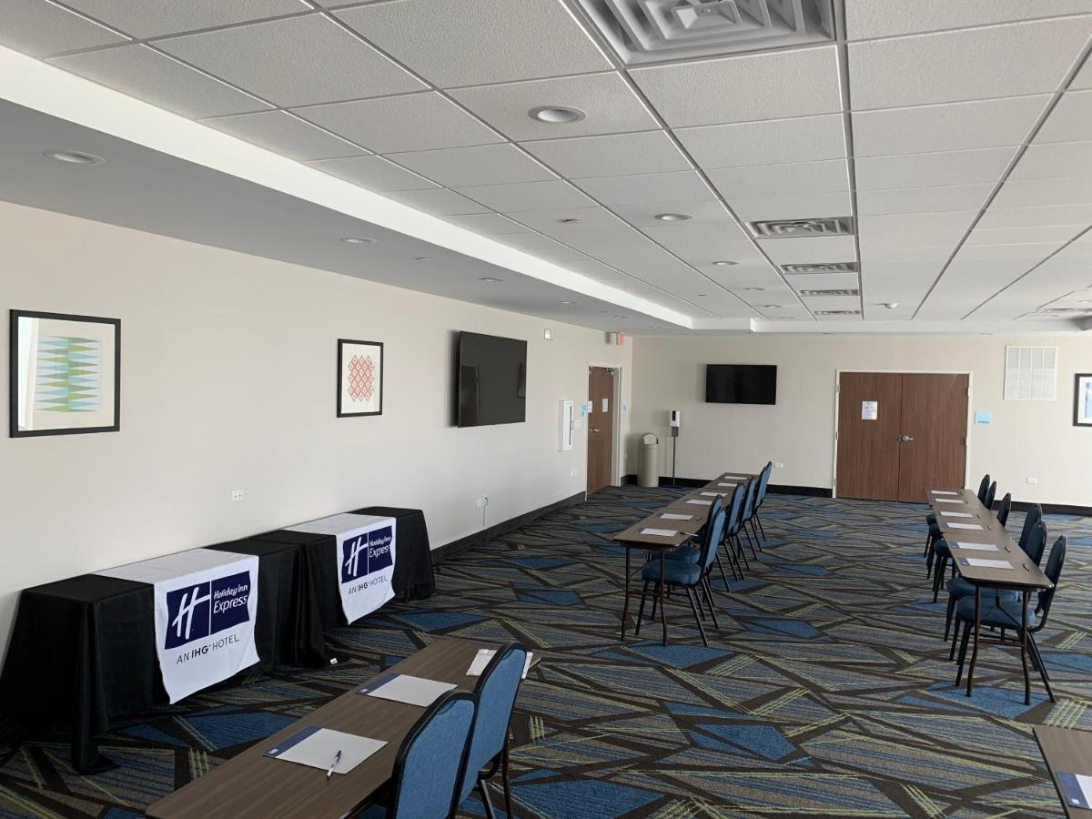 Holiday Inn Express & Suites Chicago - Hoffman Estates By Ihg Exteriör bild